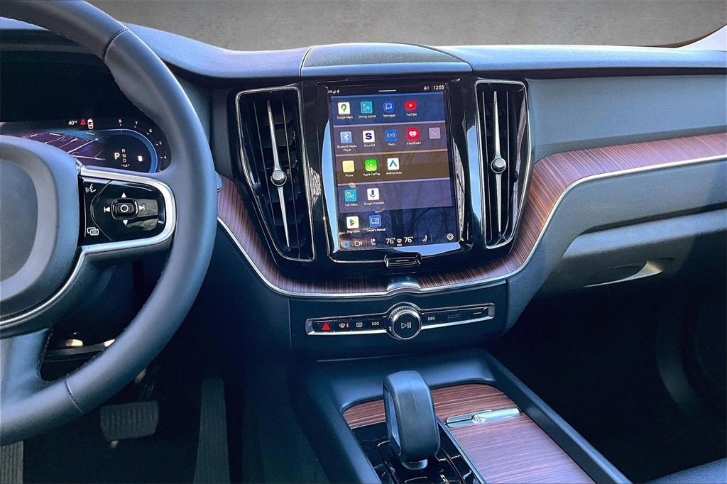 Certified 2023 Volvo XC60 B5 Plus w/ Climate Package image 9