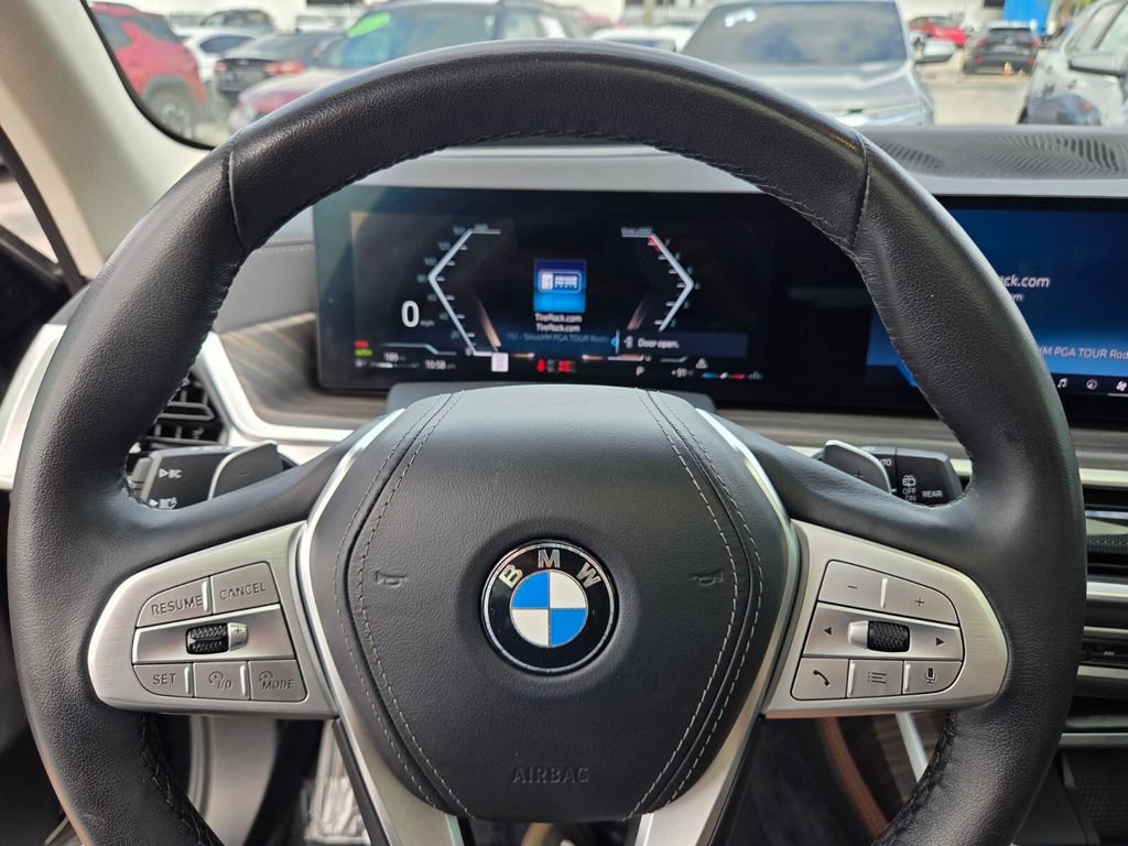 Used 2025 BMW X7 xDrive40i w/ Premium Package AWD/4WD image 32