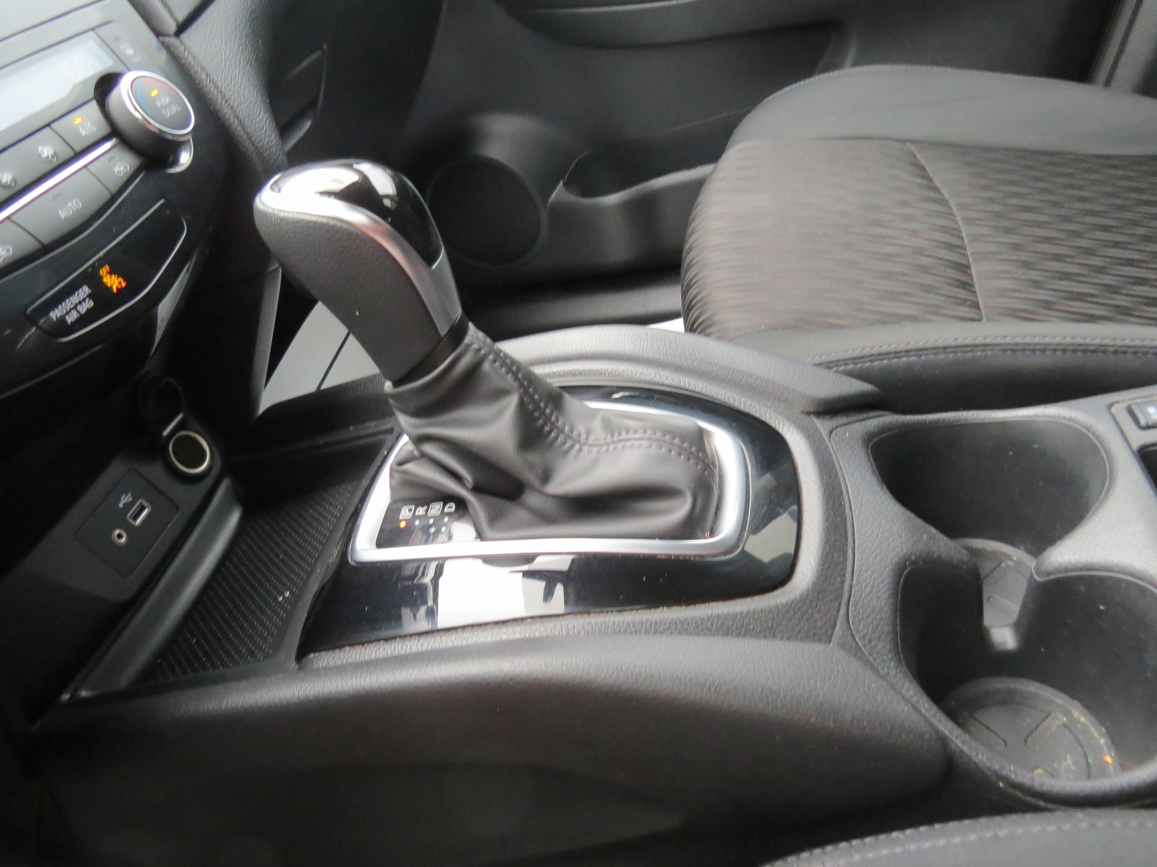 Used 2020 Nissan Rogue SV image 20