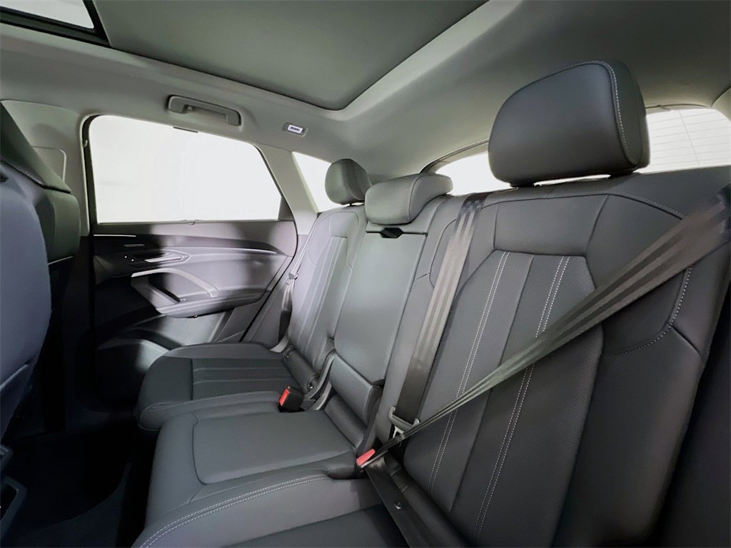 New 2025 Audi Q5 Premium Plus image 24