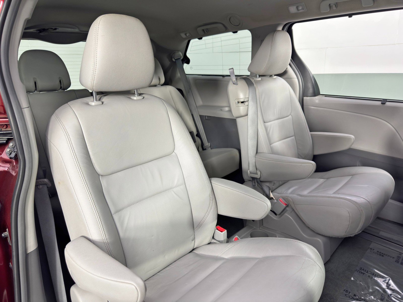 Used 2016 Toyota Sienna XLE FWD image 35