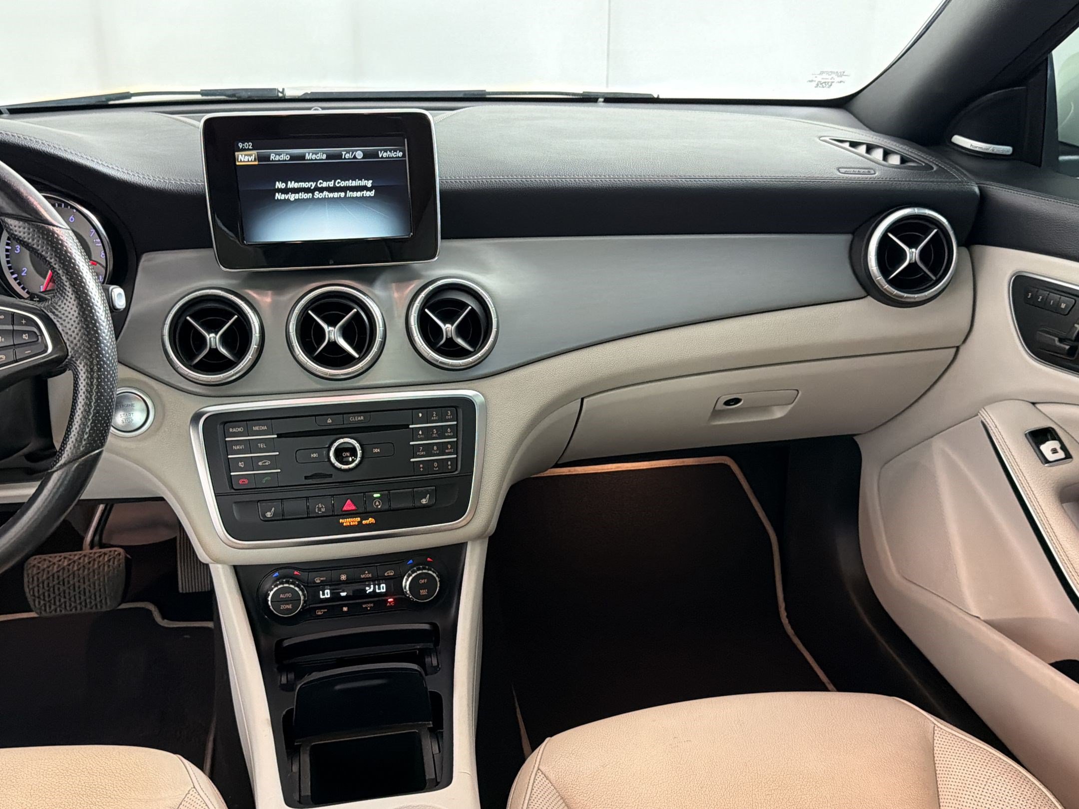 Used 2015 Mercedes-Benz CLA 250 4MATIC image 29