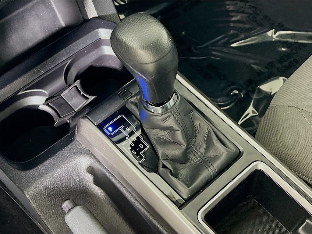 Certified 2022 Toyota Tacoma SR5 AWD/4WD image 15
