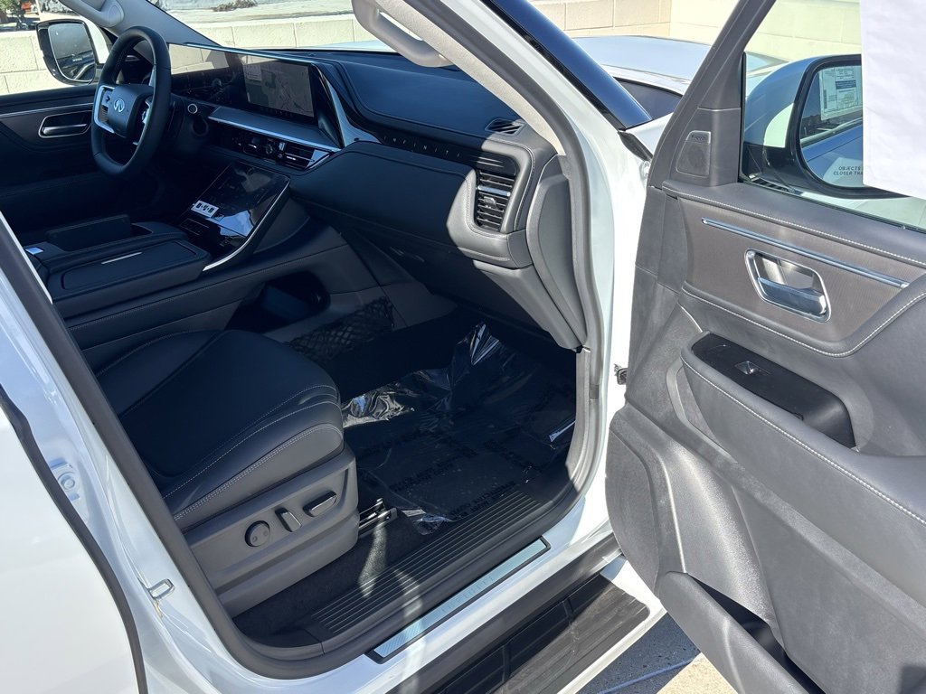 New 2026 INFINITI QX80 Pure w/ Cargo Package image 8