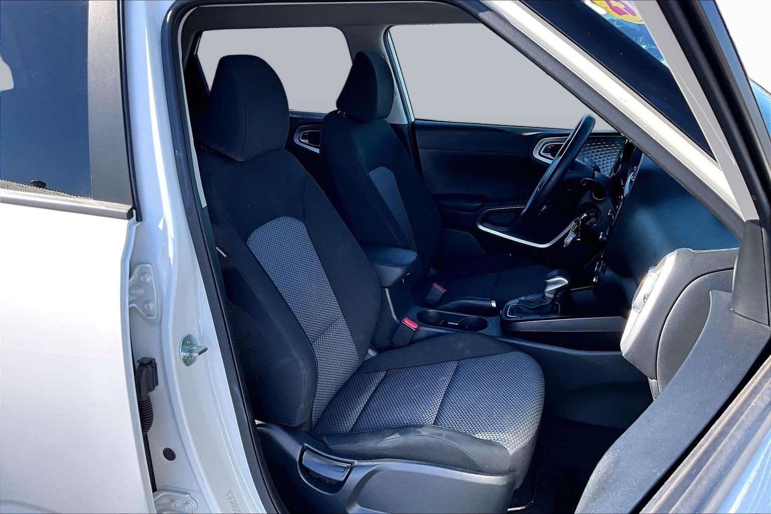 Used 2023 Kia Soul LX FWD image 7