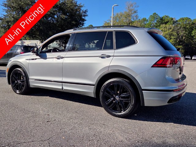 Used 2022 Volkswagen Tiguan SE R-Line FWD image 3