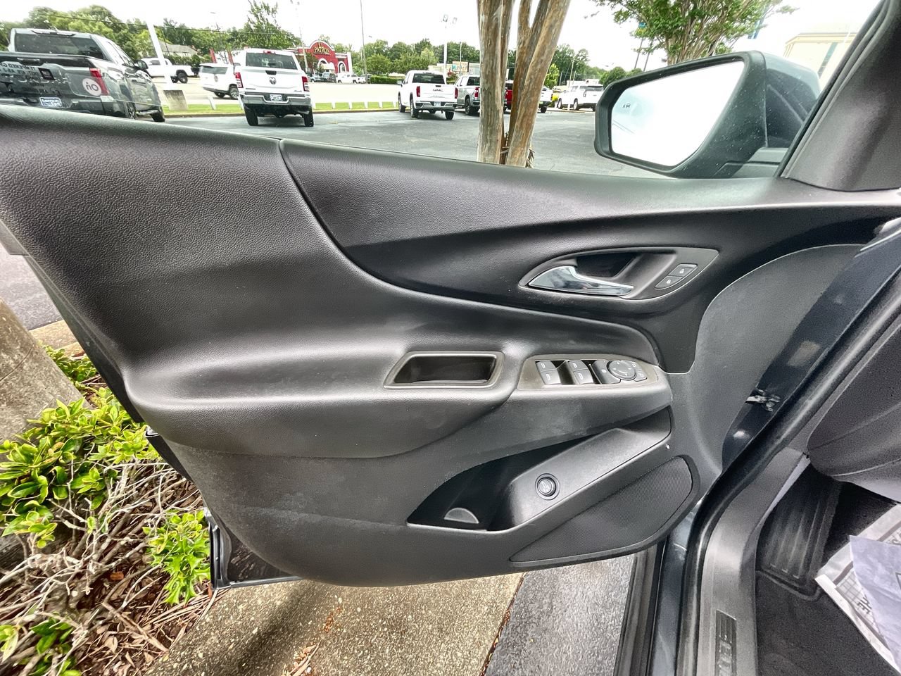 Used 2023 Chevrolet Equinox LT FWD image 22