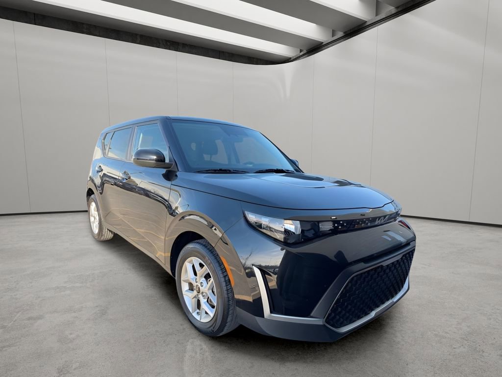 Used 2023 Kia Soul LX w/ Option Group 015 image 7