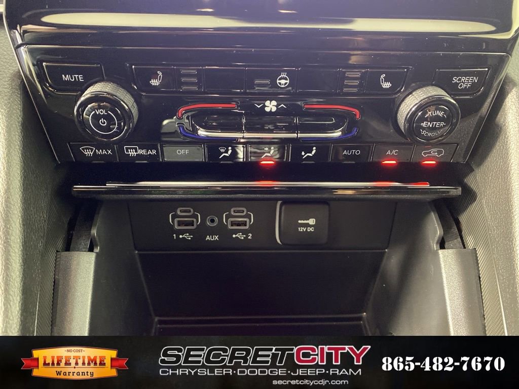 New 2025 Jeep Grand Cherokee Limited w/ Black Appearance Package image 25