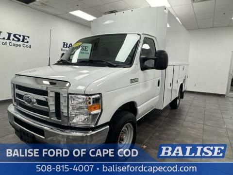 Used 2024 Ford E-350 and Econoline 350 Super Duty w/ Power Windows & Locks Group RWD image 3