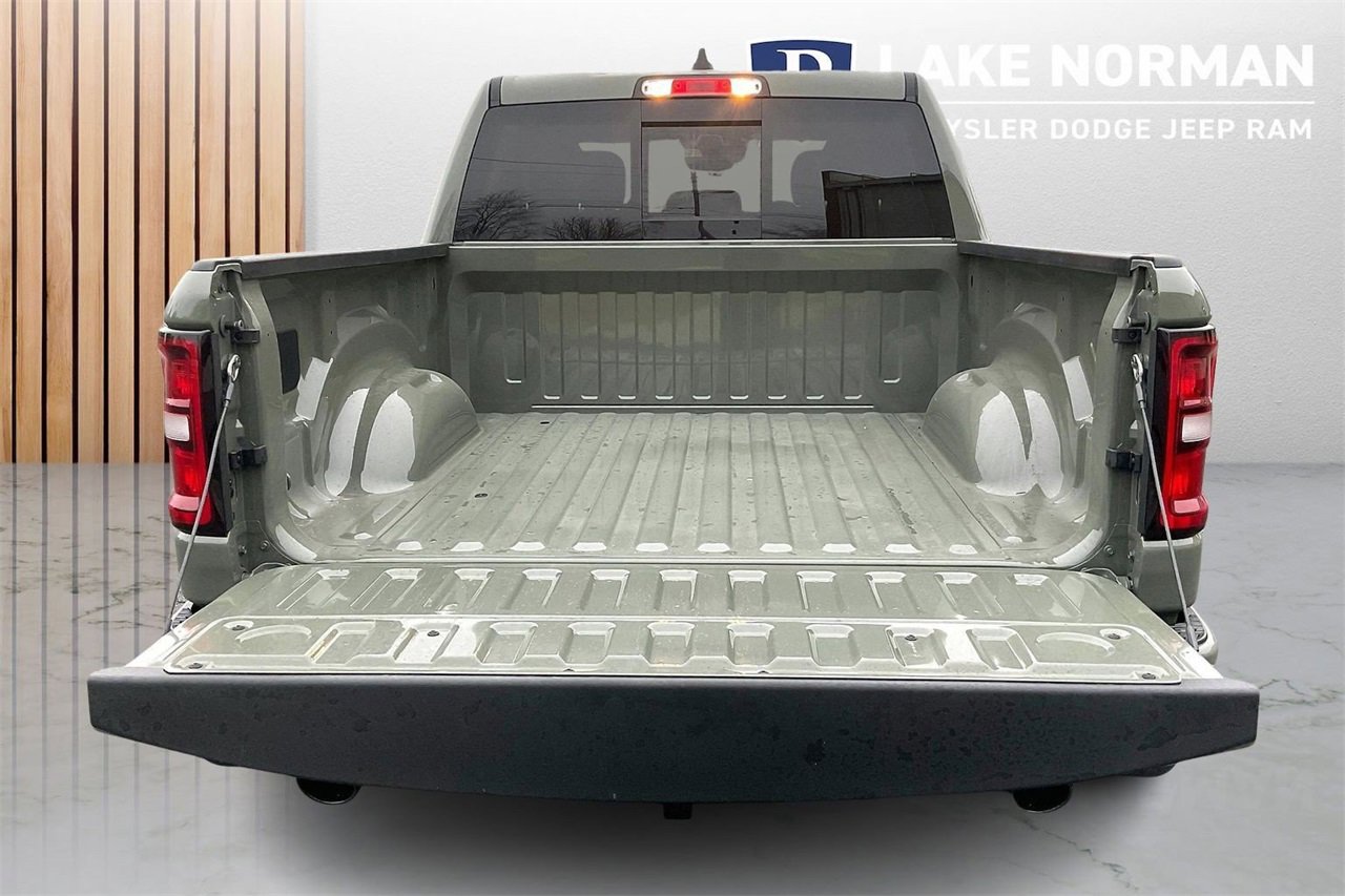 New 2026 RAM 1500 4x4 Crew Cab image 25