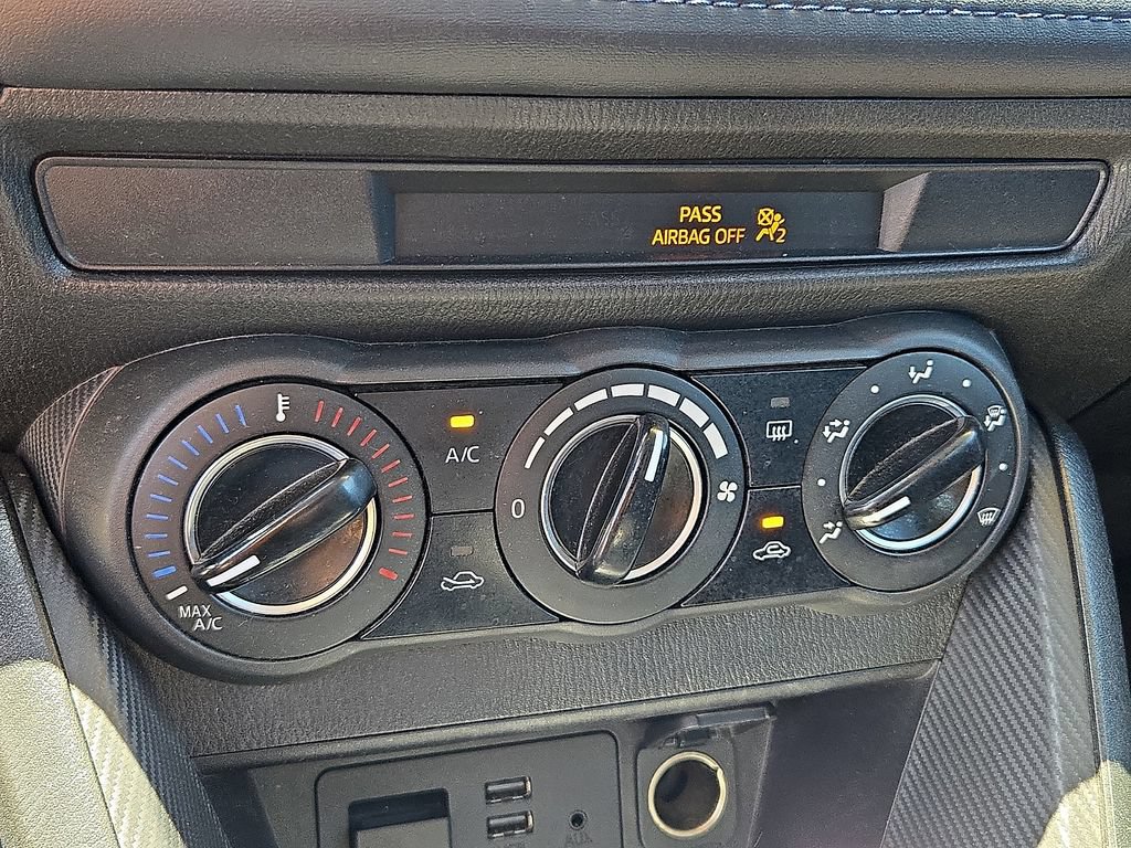 Used 2019 Toyota Yaris LE FWD image 19