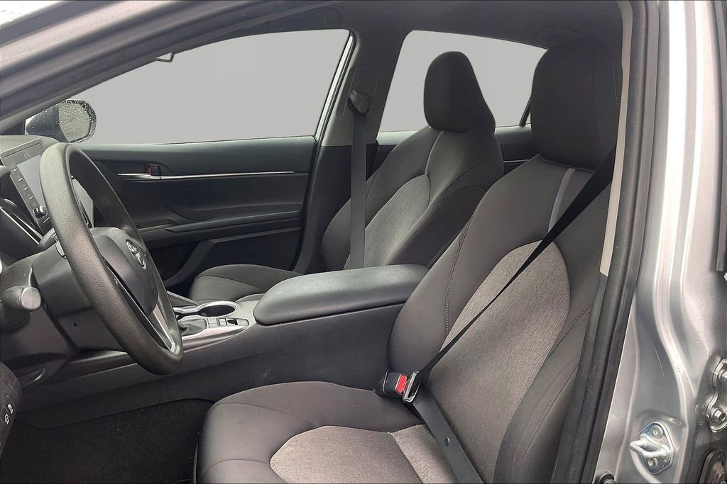 Used 2021 Toyota Camry LE FWD image 19