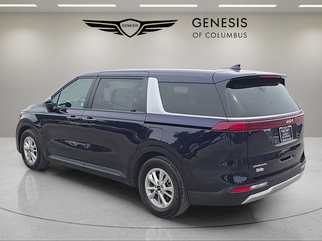 Used 2024 Kia Carnival LX FWD image 3