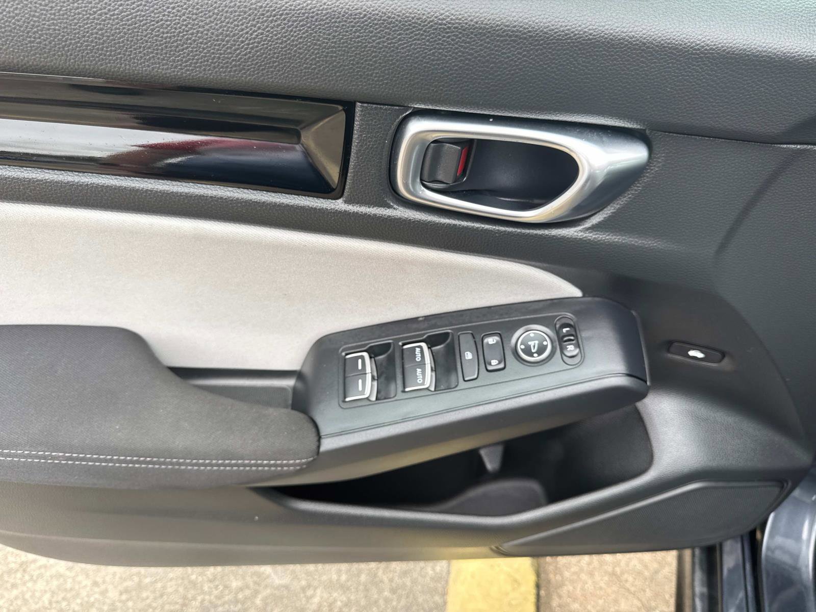 Used 2025 Honda Civic FWD Hybrid Sedan image 19