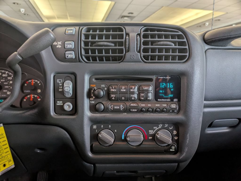 Used 2000 Chevrolet Blazer LS w/ LS Preferred Equipment Group AWD/4WD image 14