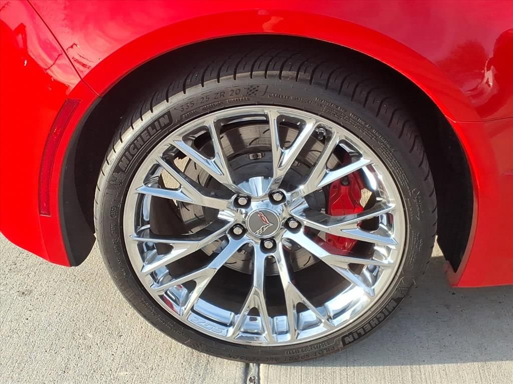 Used 2015 Chevrolet Corvette Z06 w/ 2LZ Preferred Equipment Group RWD image 13