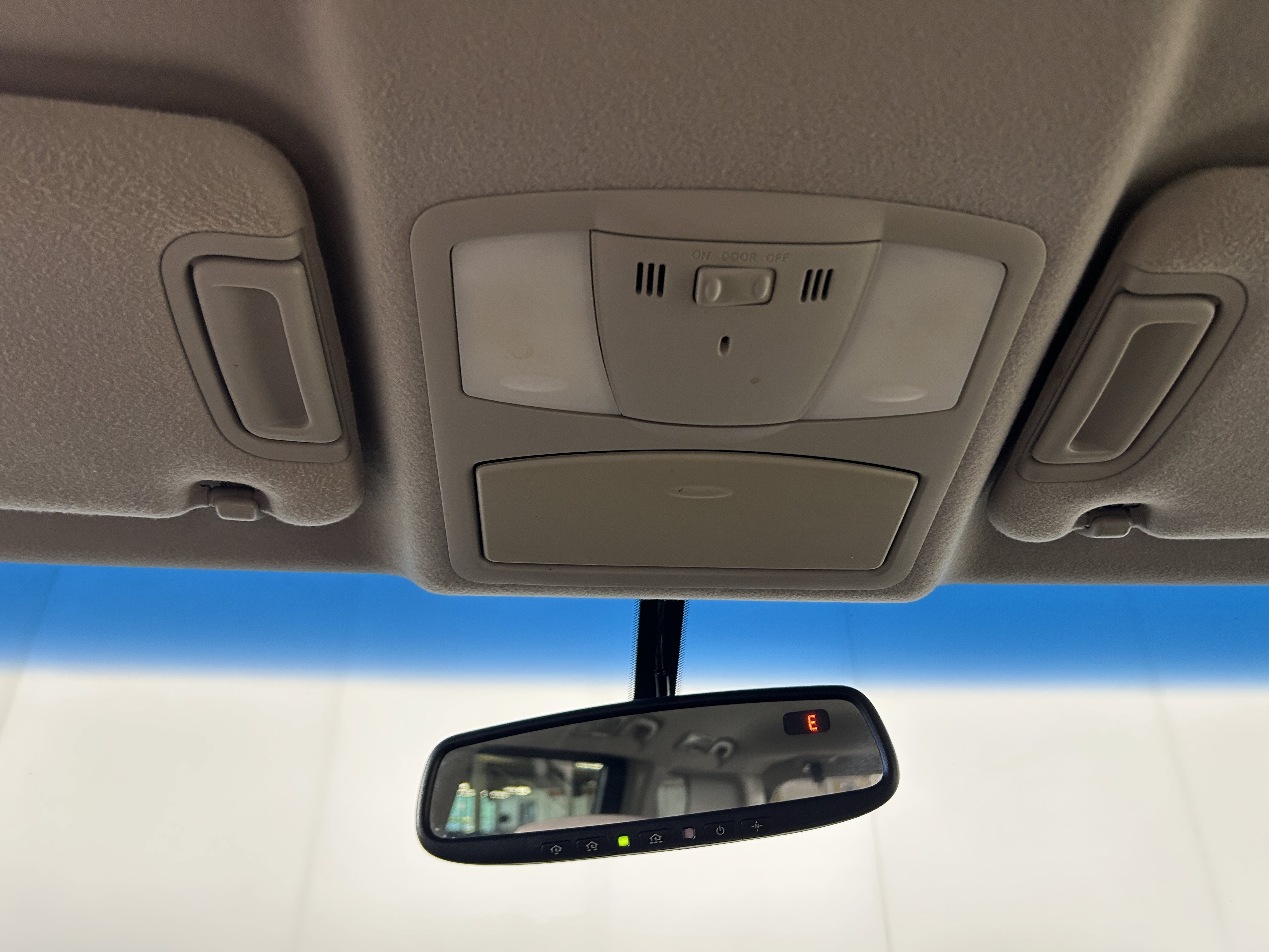 Used 2012 Nissan Quest SL FWD image 22