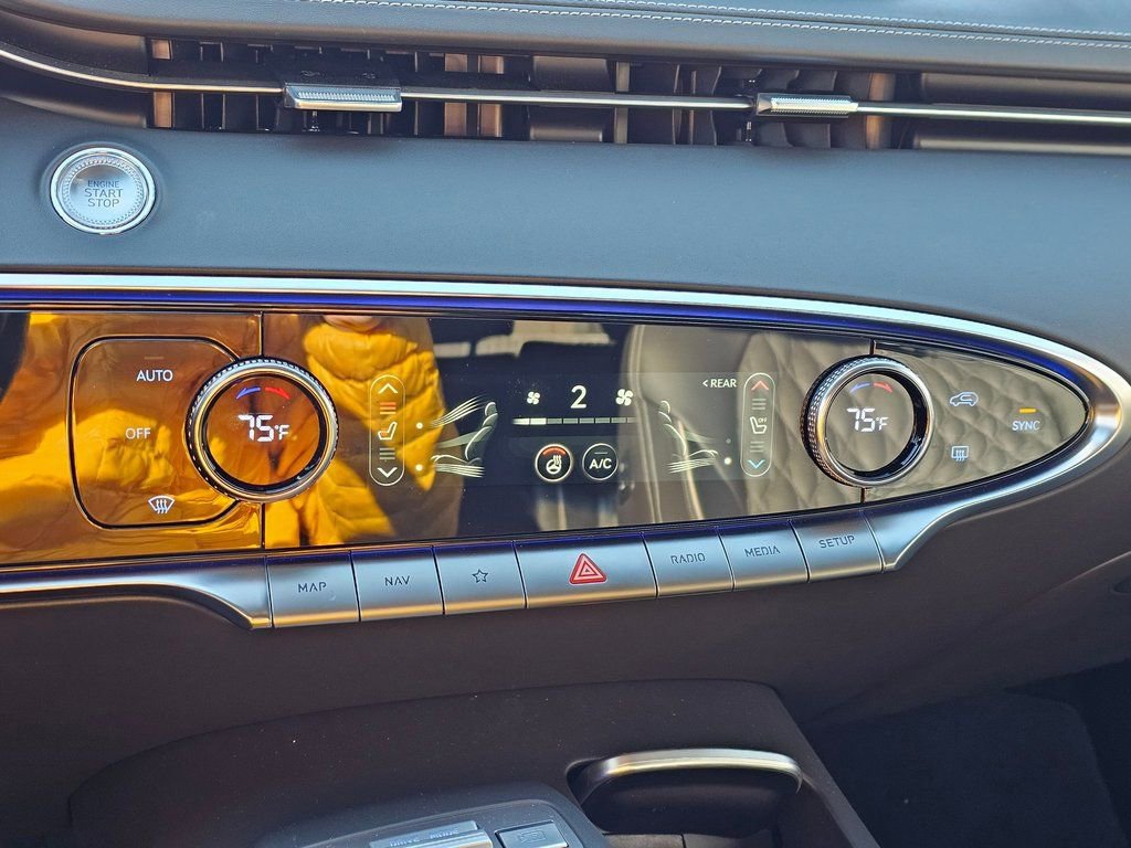 Used 2025 Genesis GV70 3.5T Sport w/ Sport Advanced Package image 16