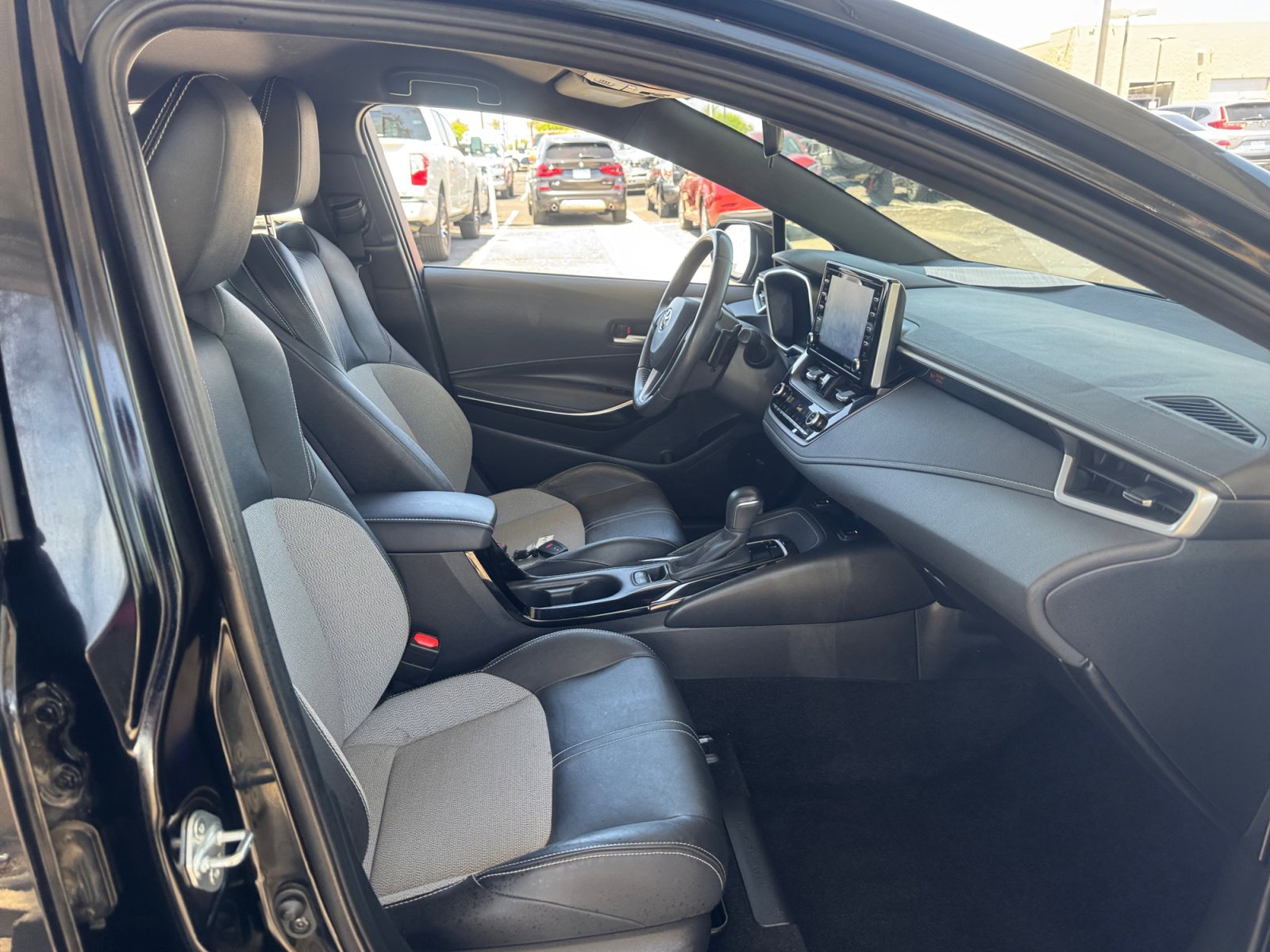 Used 2019 Toyota Corolla XSE FWD image 19