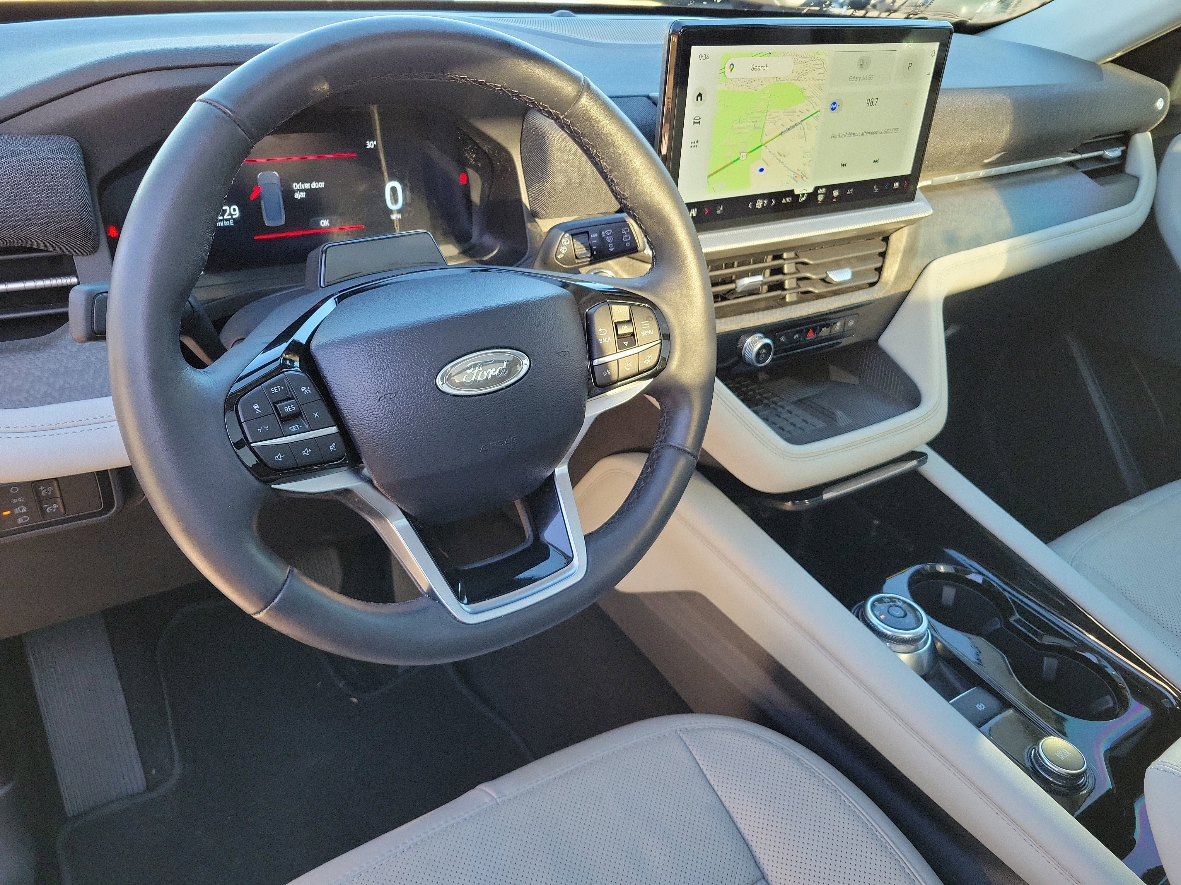 Used 2025 Ford Explorer Platinum w/ Ultimate Package image 2