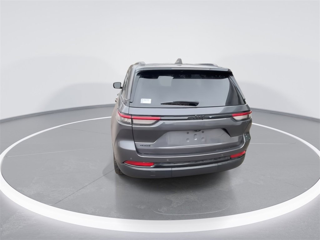 Used 2023 Jeep Grand Cherokee Altitude image 7