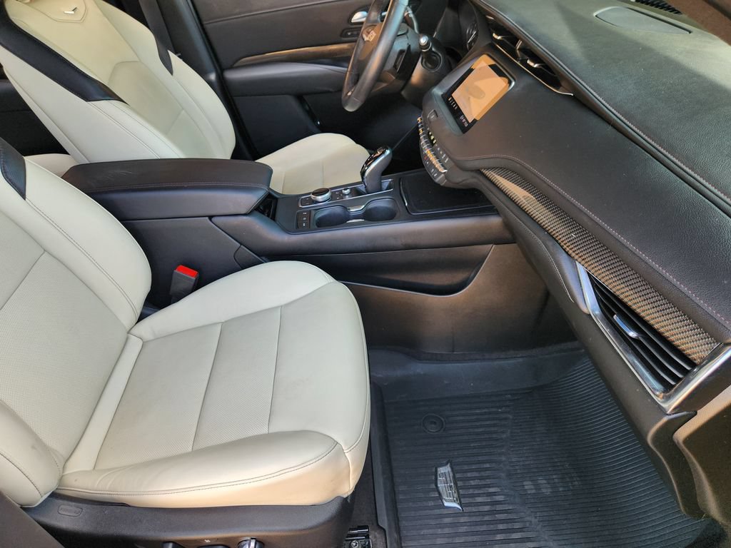 Used 2023 Cadillac XT4 Sport FWD image 15