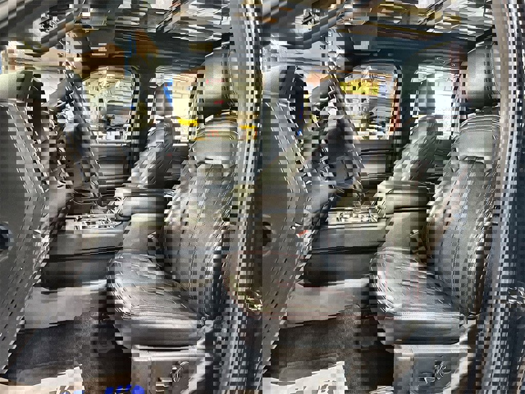 Used 2021 Ford Expedition Limited image 12