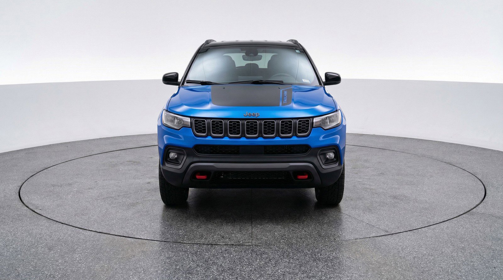 Used 2025 Jeep Compass Trailhawk image 2