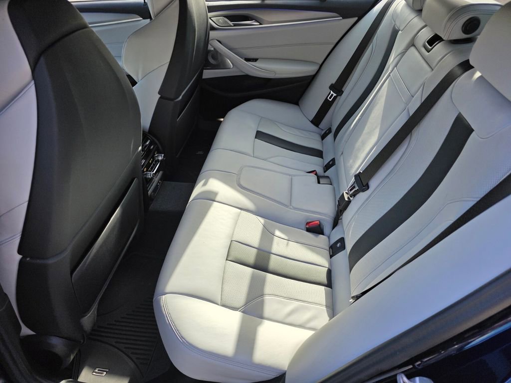 Used 2023 BMW M5 w/ Executive Package image 13
