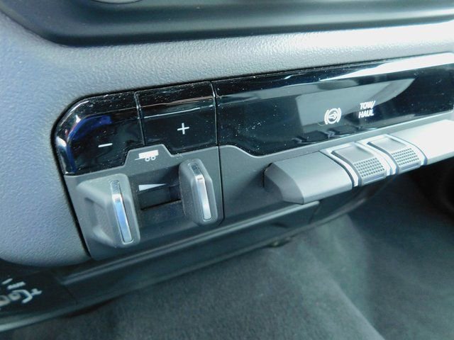 Used 2024 RAM 3500 Big Horn image 12