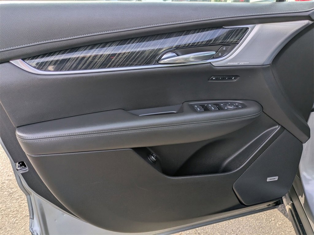 Used 2024 Cadillac XT6 Premium Luxury image 11
