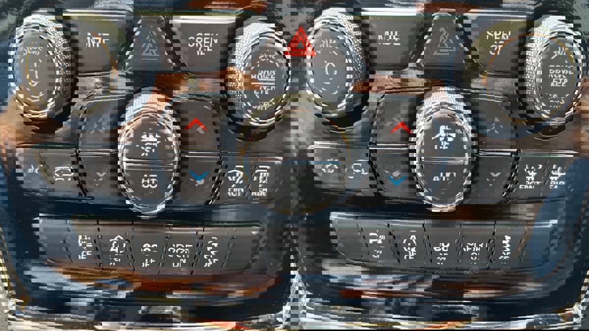 Used 2021 Jeep Grand Cherokee Limited image 30