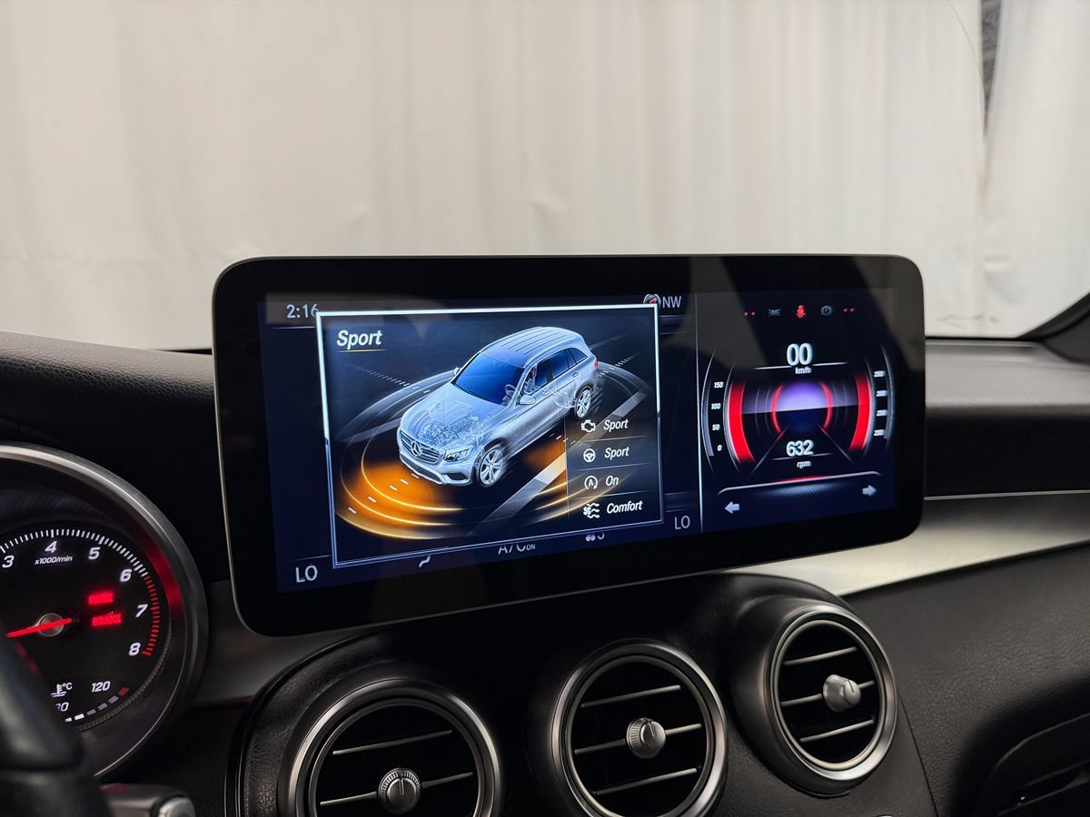 Used 2017 Mercedes-Benz GLC 300 4MATIC image 18