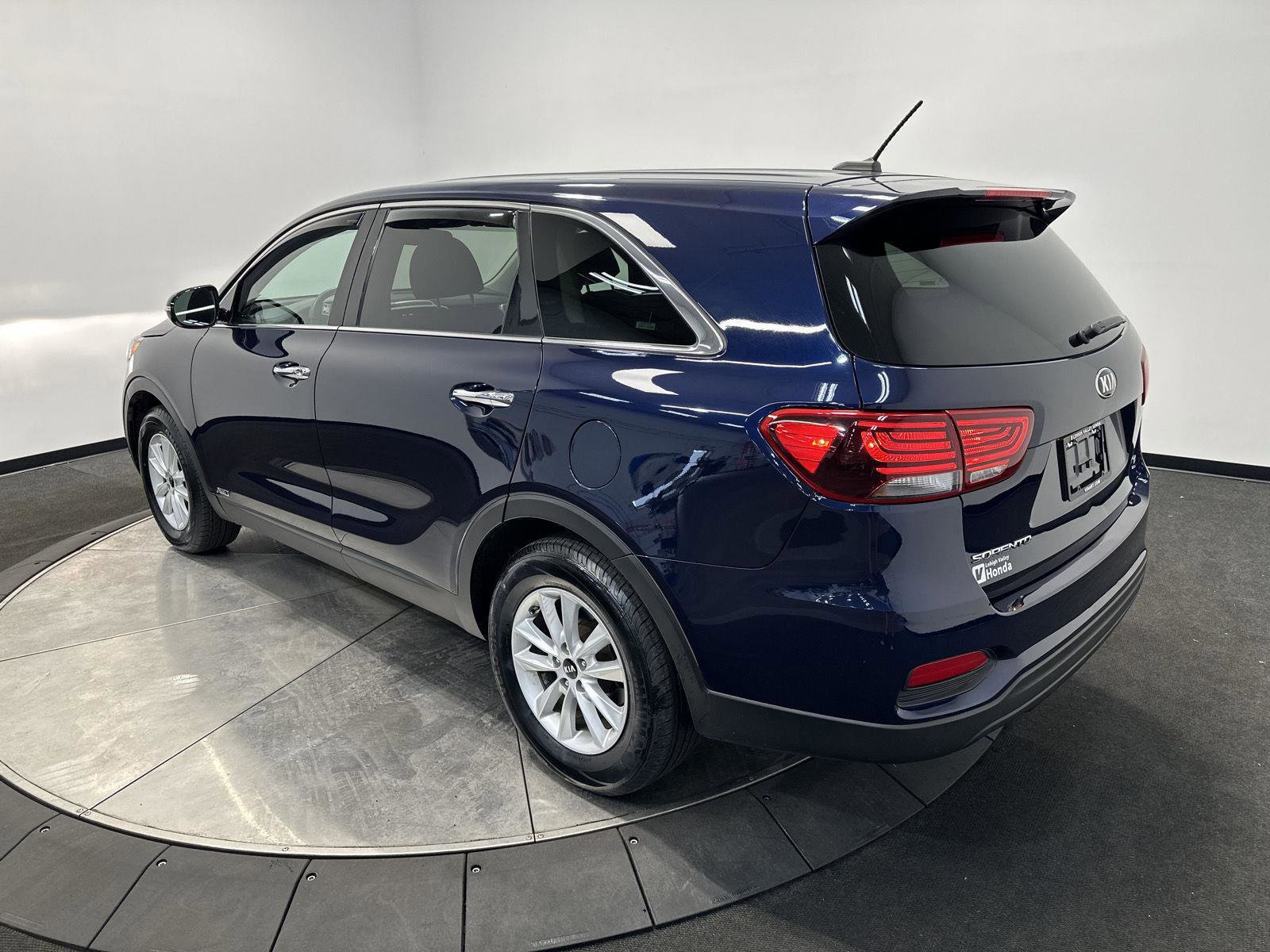 Used 2020 Kia Sorento LX image 5