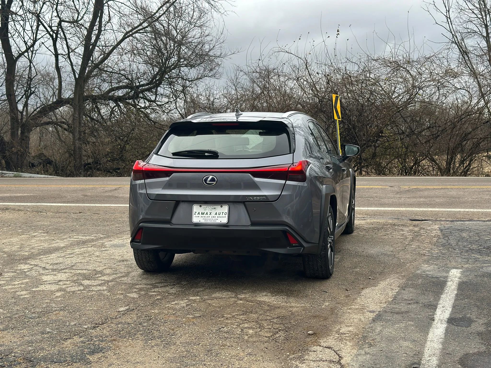 Used 2019 Lexus UX 250h 250h Luxury Sport Utility 4D image 10