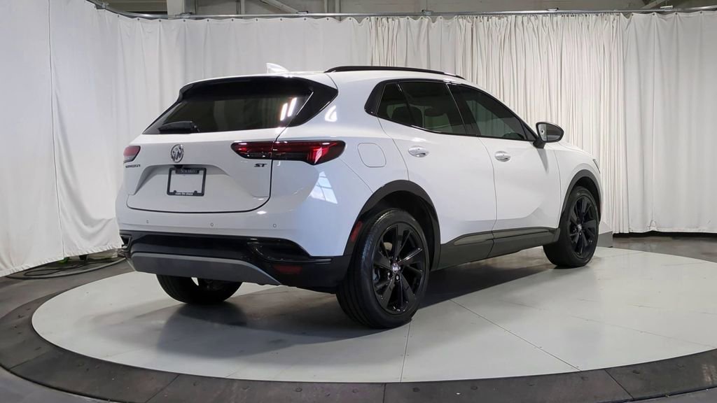 Used 2022 Buick Envision Essence w/ Sport Touring Package image 10