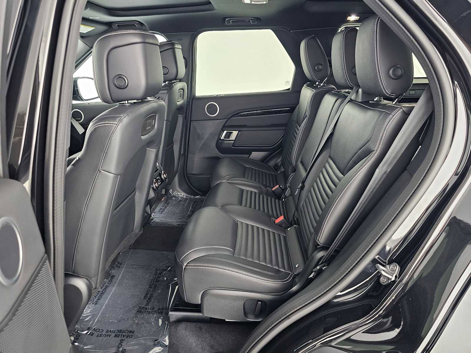 New 2026 Land Rover Discovery S AWD/4WD image 17