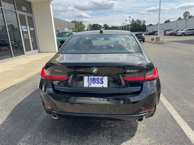 New 2025 BMW 330i xDrive Sedan w/ Convenience Package AWD/4WD image 28