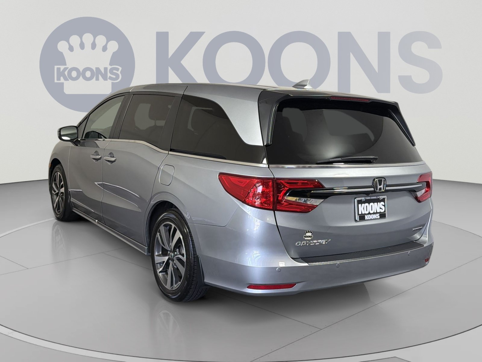 Used 2024 Honda Odyssey Touring image 2