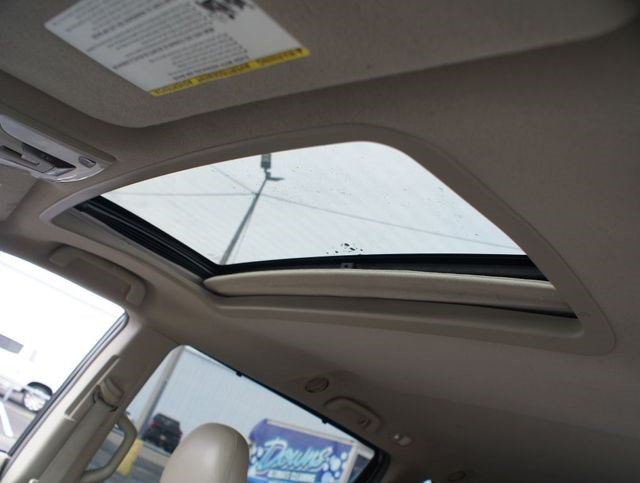 Used 2011 Toyota Sienna XLE w/ XLE Navigation Pkg FWD image 6
