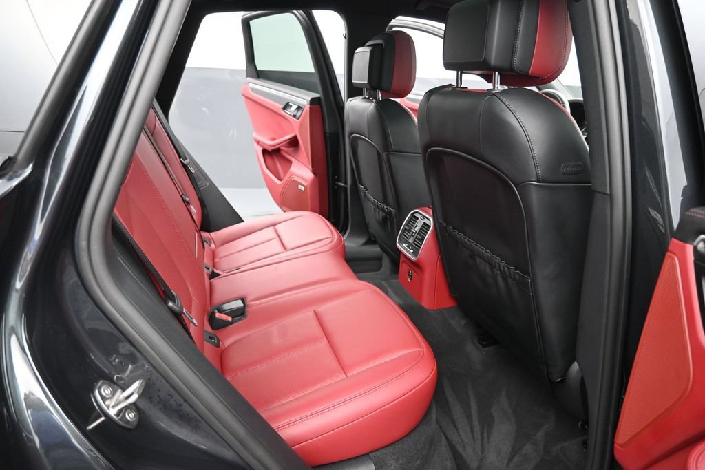 Certified 2024 Porsche Macan GTS AWD/4WD image 26