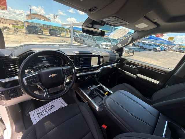 Used 2025 Chevrolet Silverado 1500 LT AWD/4WD image 15