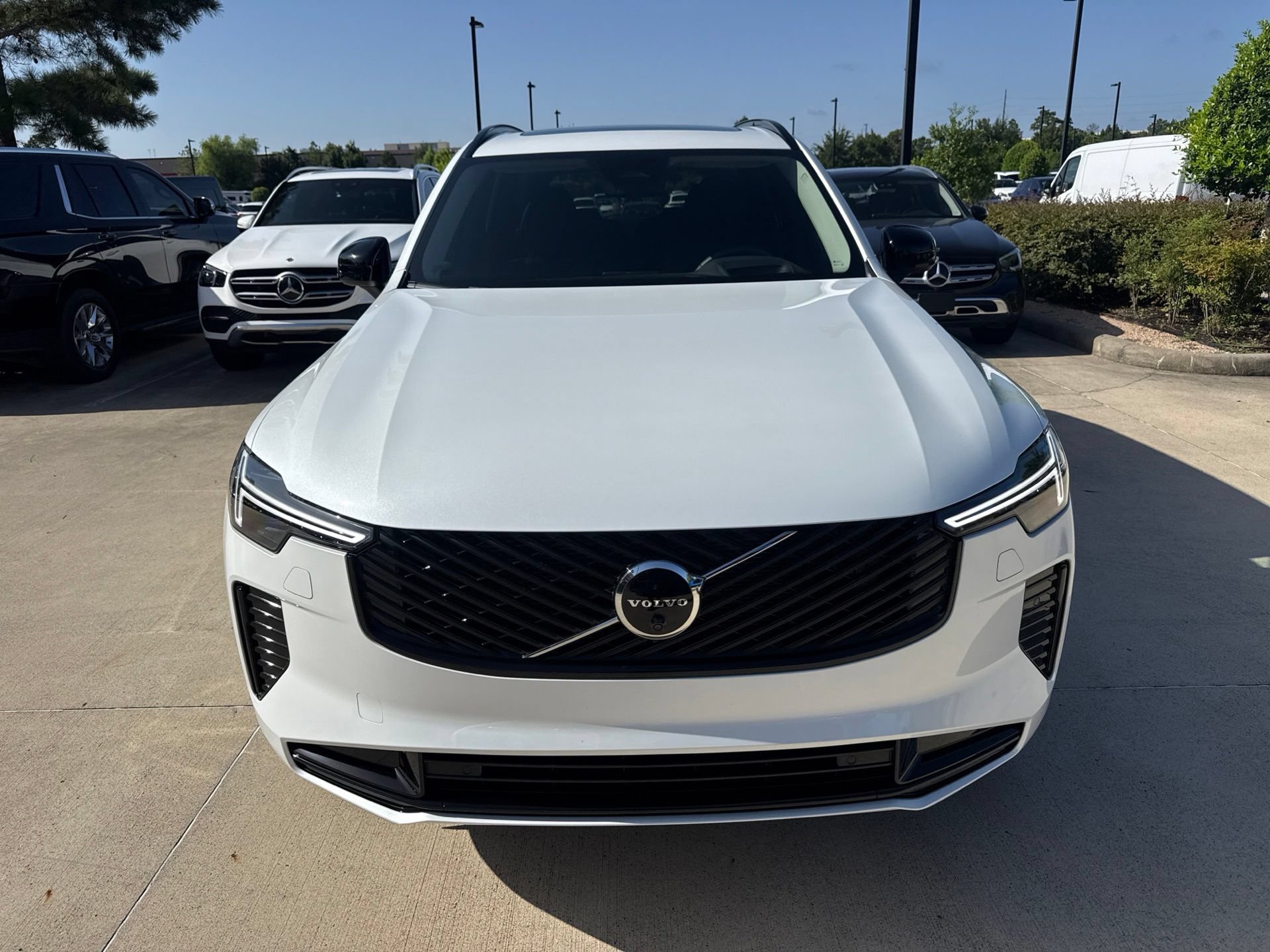 Used 2026 Volvo XC90 B6 Ultra w/ Protection Package Premier AWD/4WD image 2