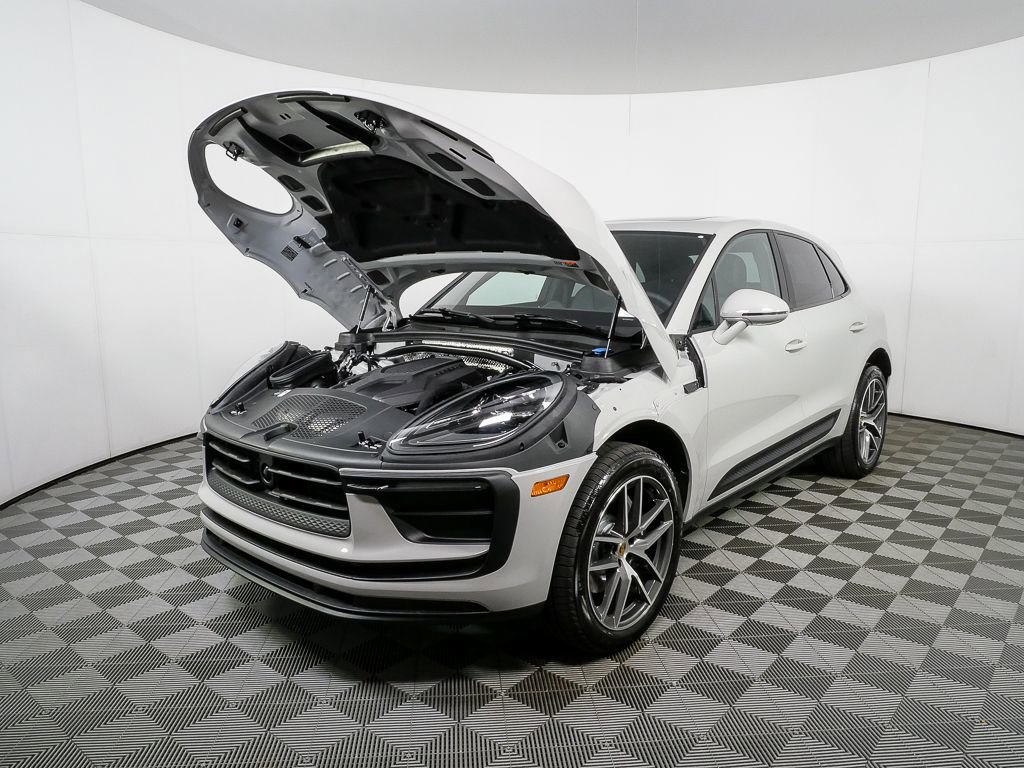 New 2026 Porsche Macan image 35