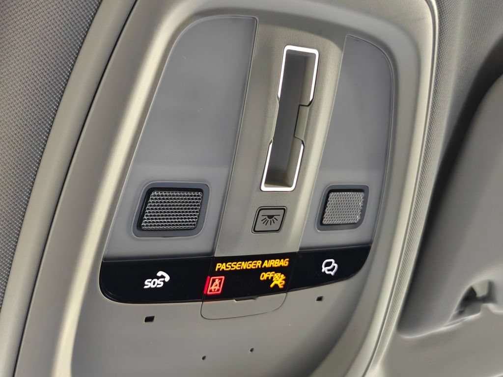 Used 2023 Volvo S60 T8 Plus AWD/4WD image 9