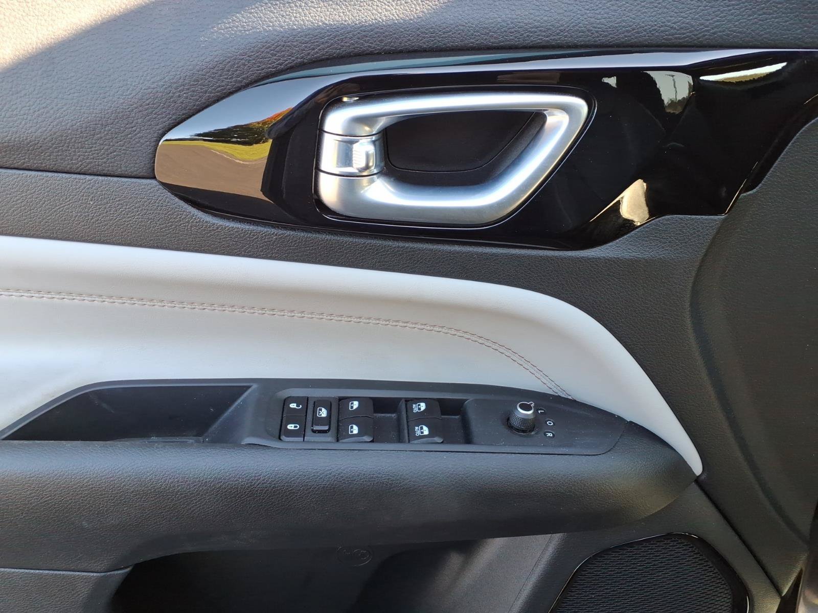 Certified 2023 Jeep Compass Limited AWD/4WD image 11