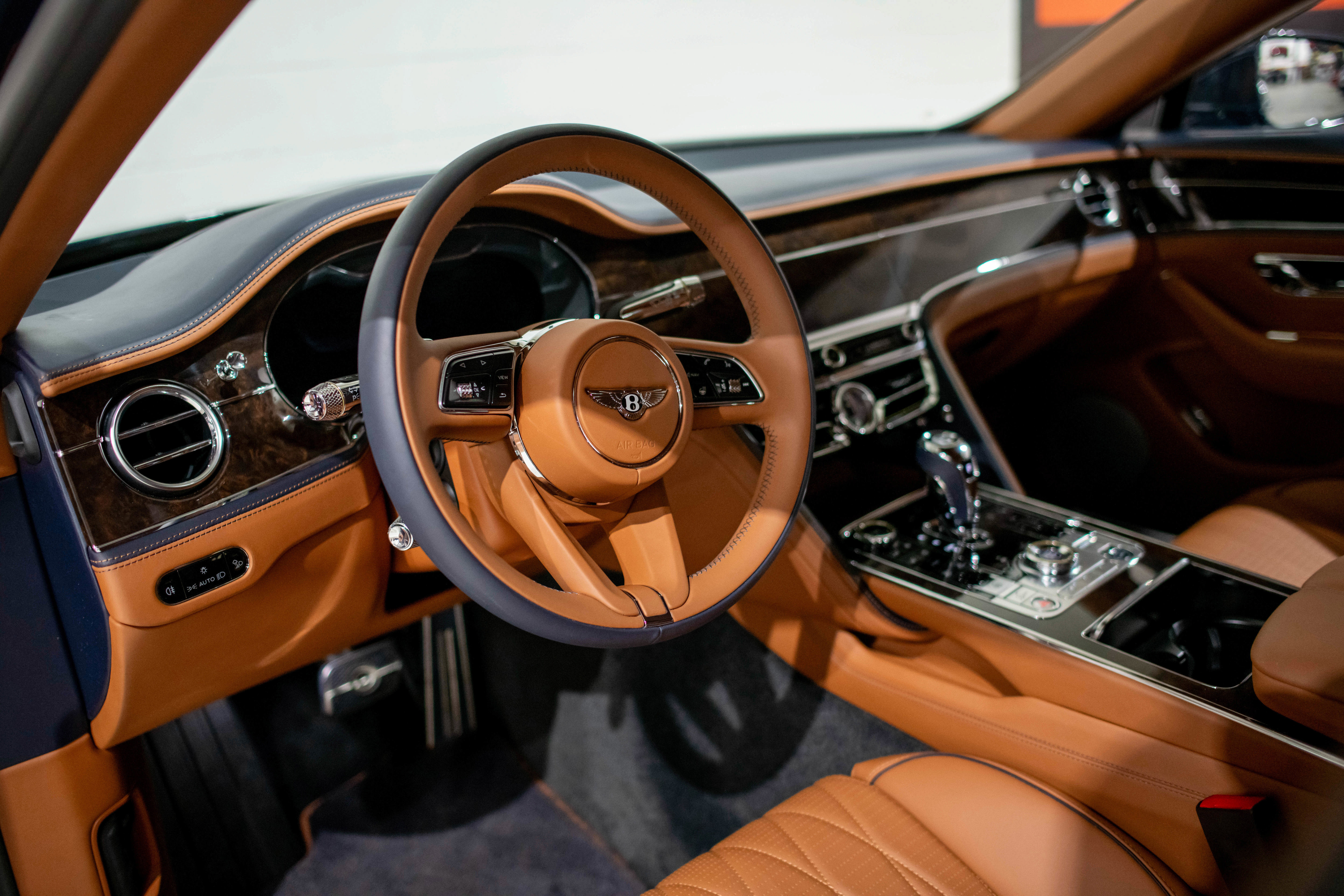 Used 2021 Bentley Flying Spur W12 AWD/4WD image 2