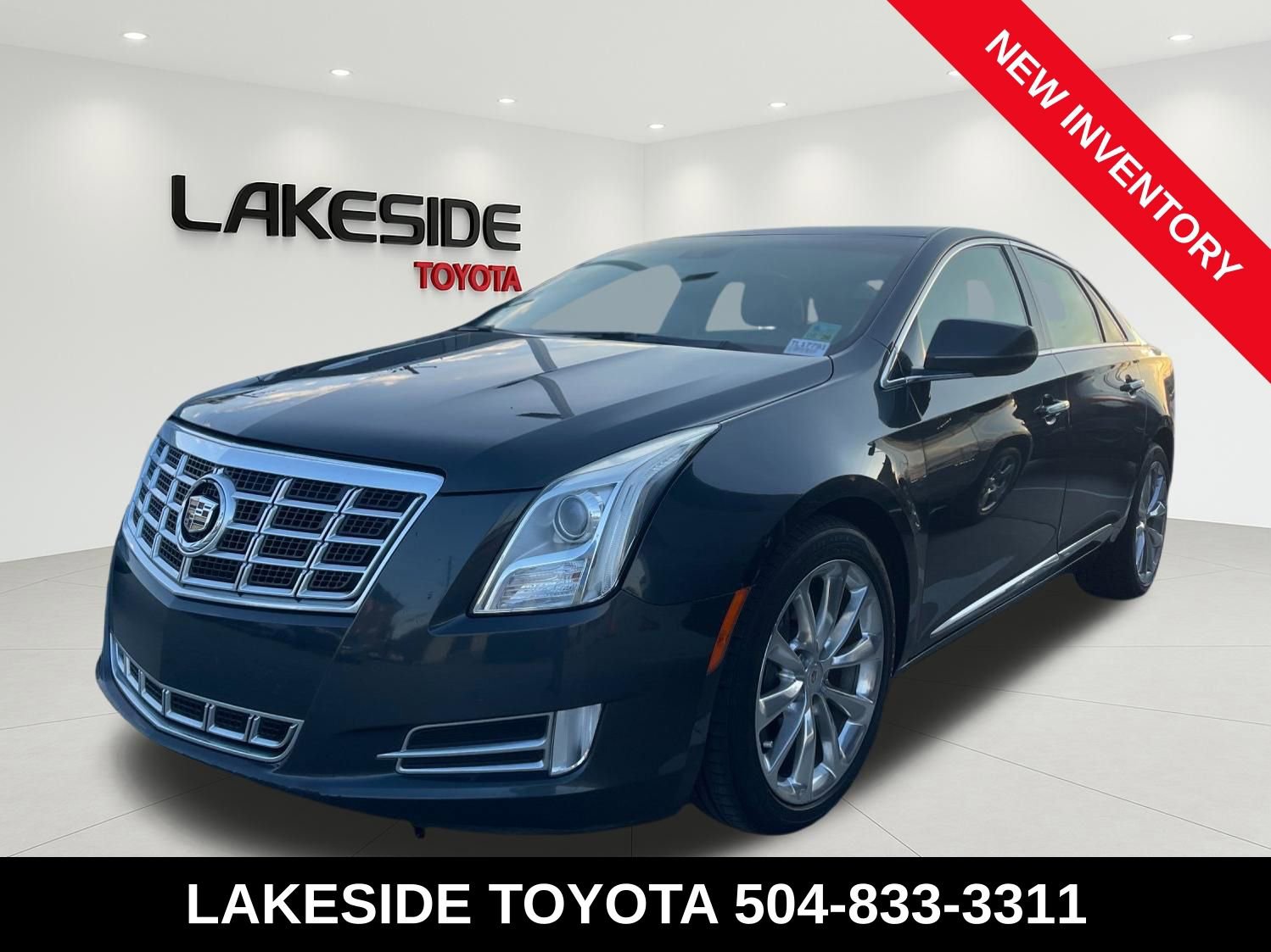 Used 2013 Cadillac XTS Luxury w/ Driver Awareness Package image 2