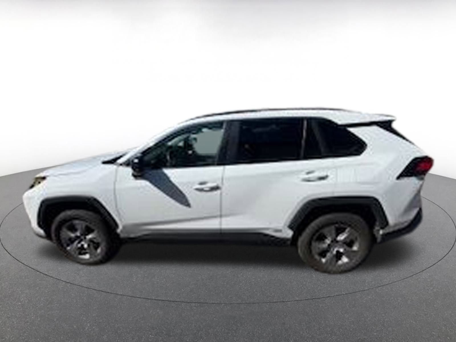 Used 2025 Toyota RAV4 LE image 4